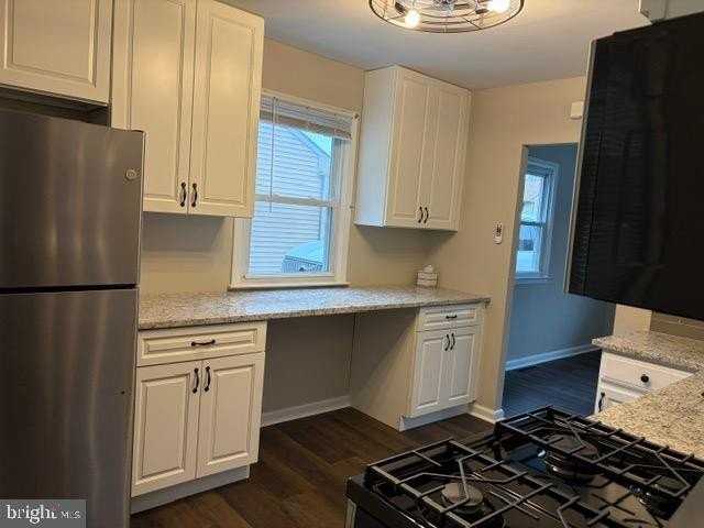 3746 Windsor Dr - Photo 7 of 20