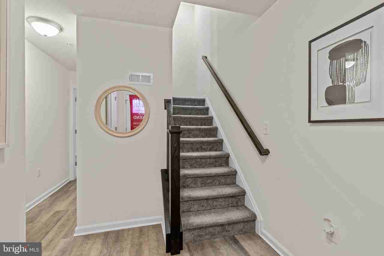 2050 Terrace View Ln - Photo 3 of 29