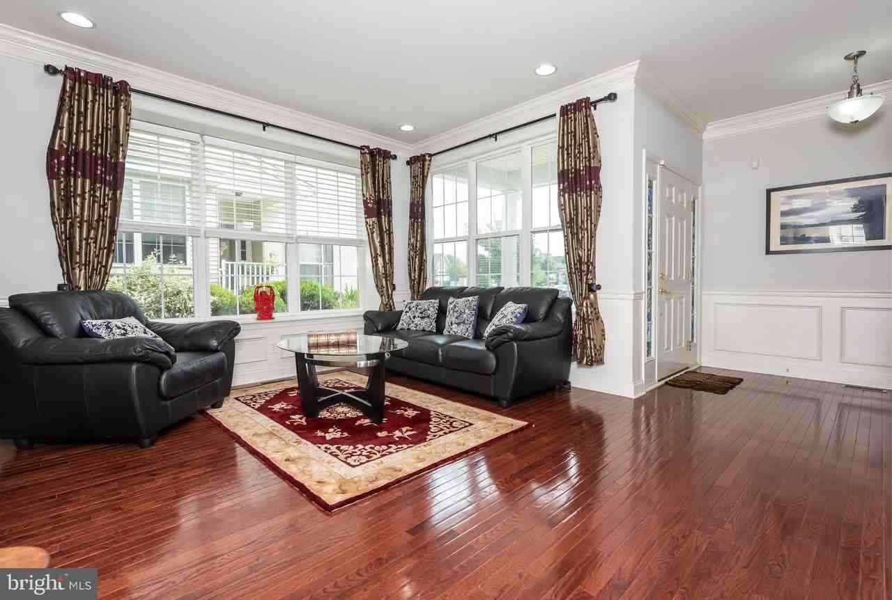 2604 Rockledge Ct - Photo 5 of 44