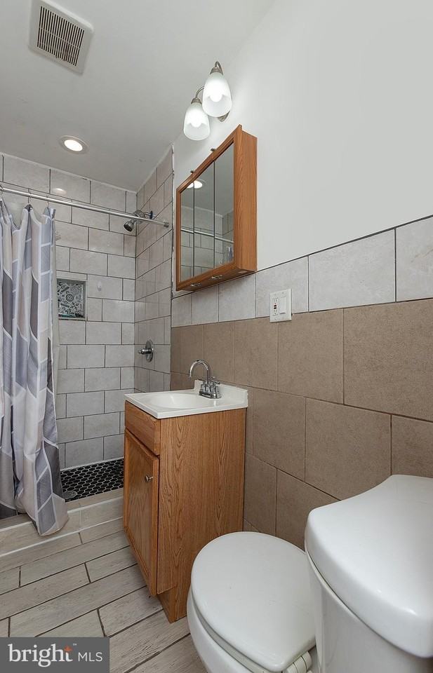 1342 State St #2R - Photo 7 of 17