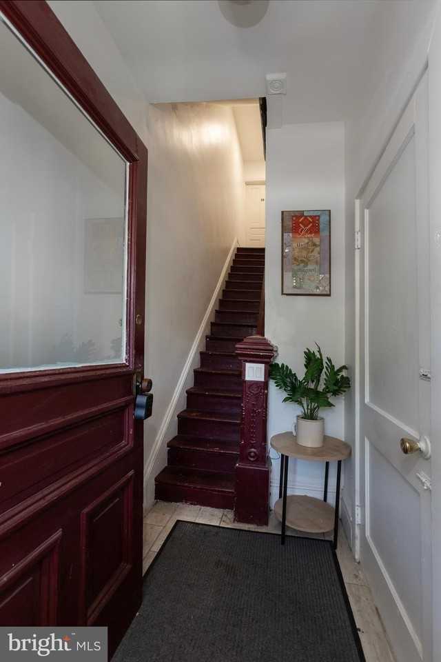 1342 State St #2R - Photo 5 of 17