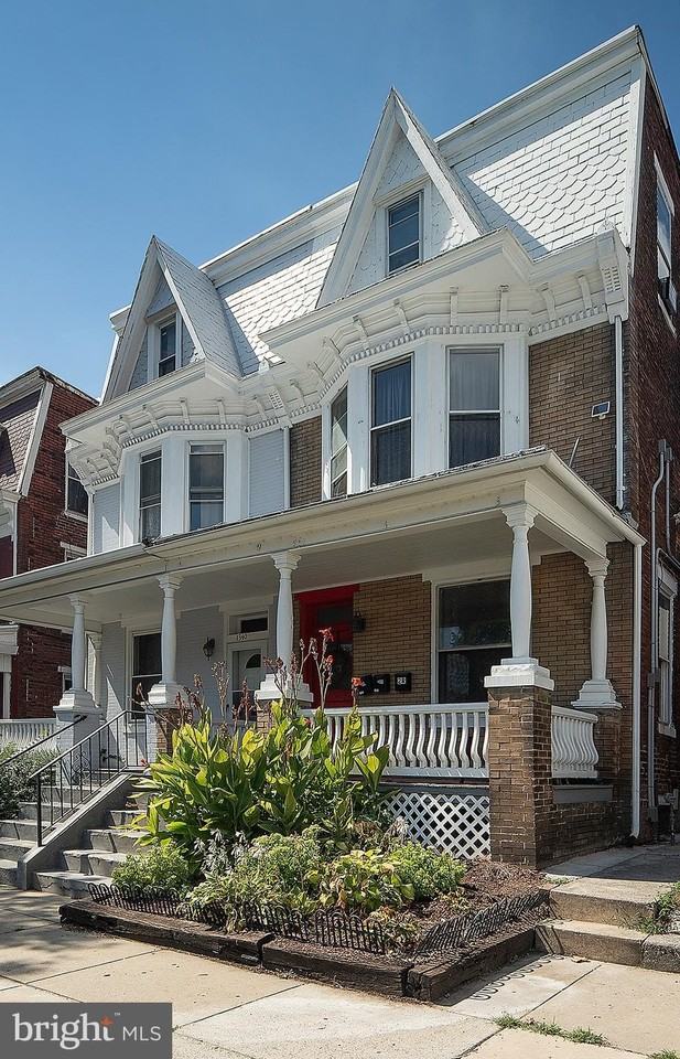 1342 State St #2R - Photo 3 of 17