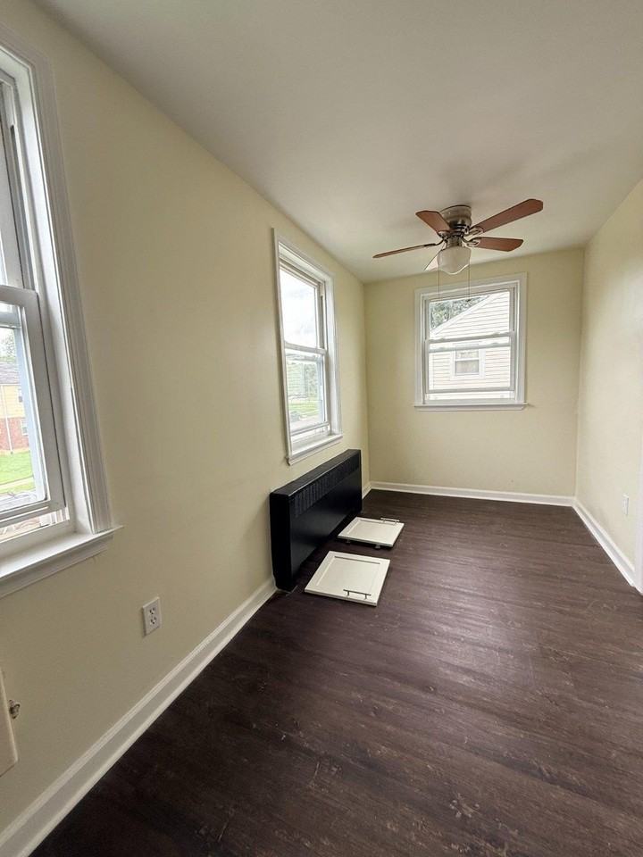 2507 Wetherill St - Photo 3 of 10