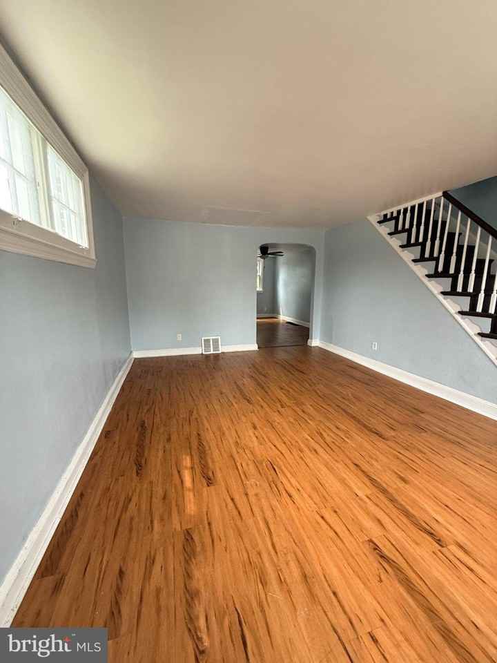 252 W 21st St - Photo 3 of 11