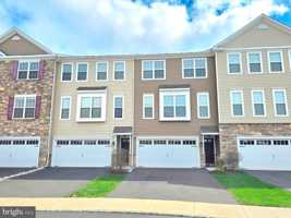 featured image of 1045 Chapman Cir