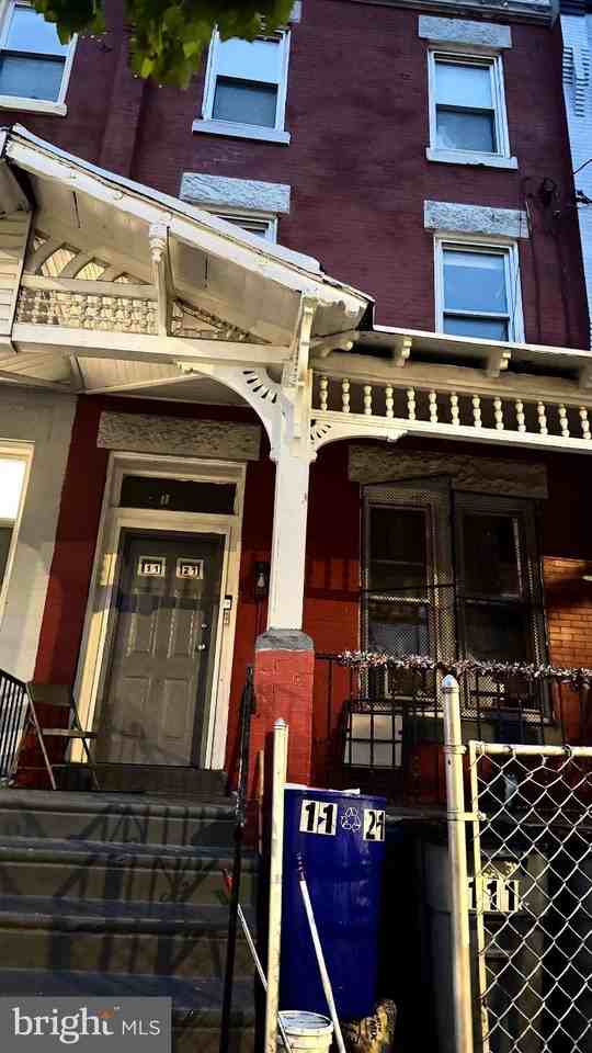 1121 N 41st St #3rdFL3 - Photo 2 of 20