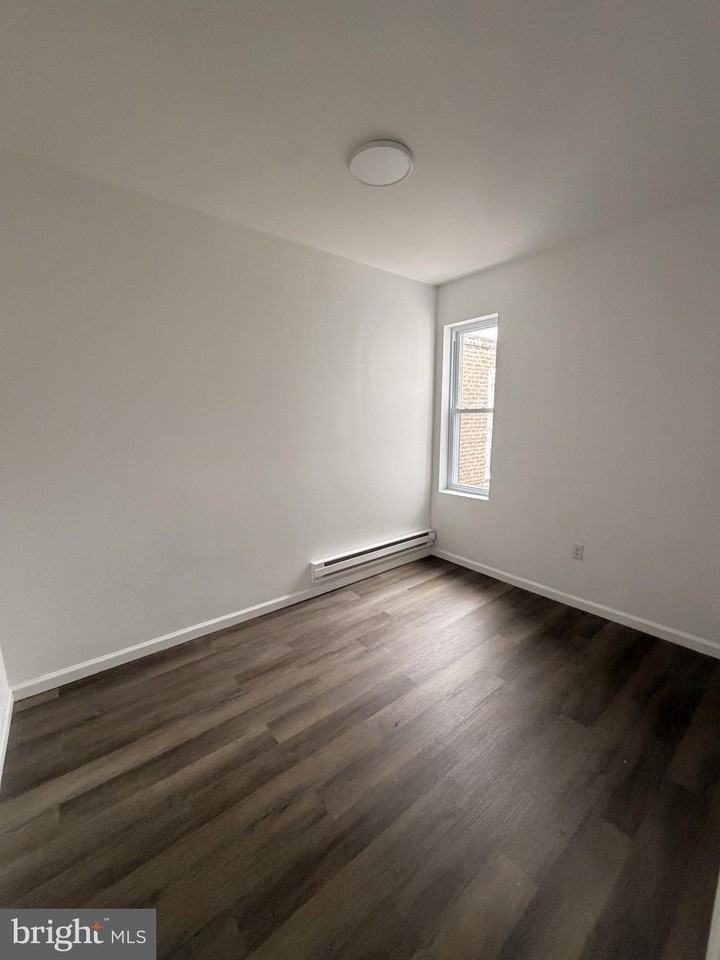 938 N 66th St - Photo 5 of 9