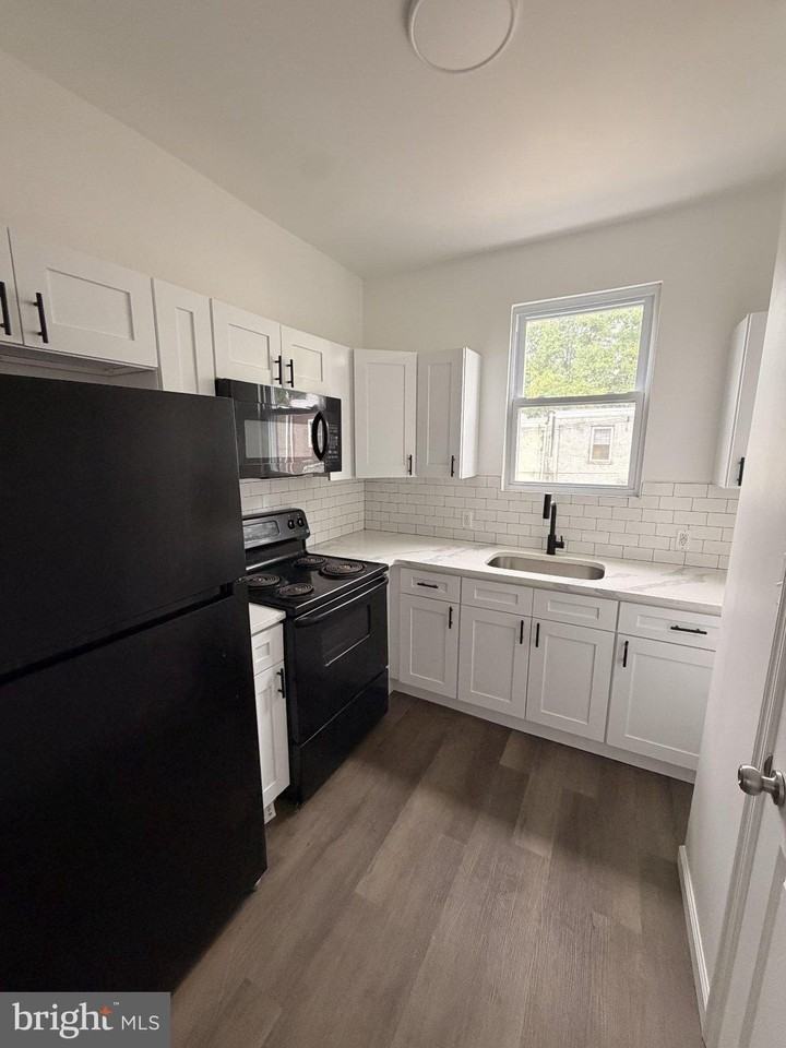938 N 66th St - Photo 7 of 9