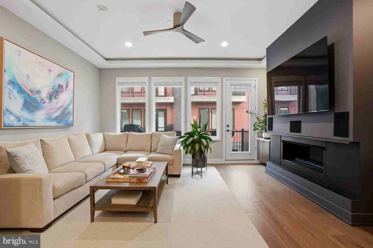 611 N Galloway St - Photo 7 of 34