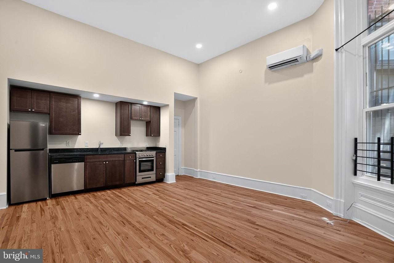 2008 Spruce St #1M - Photo 2 of 16