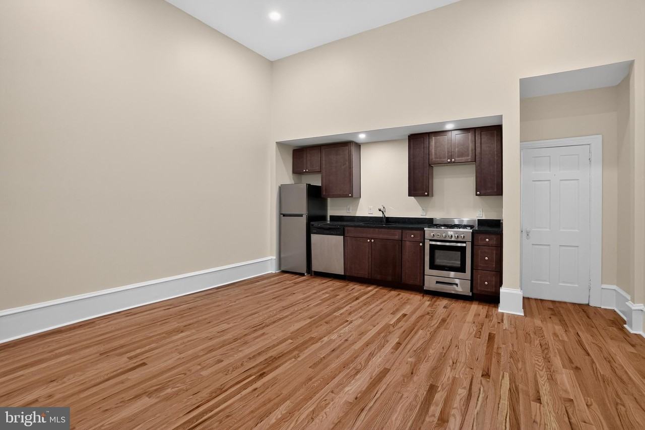 2008 Spruce St #1M - Photo 4 of 16