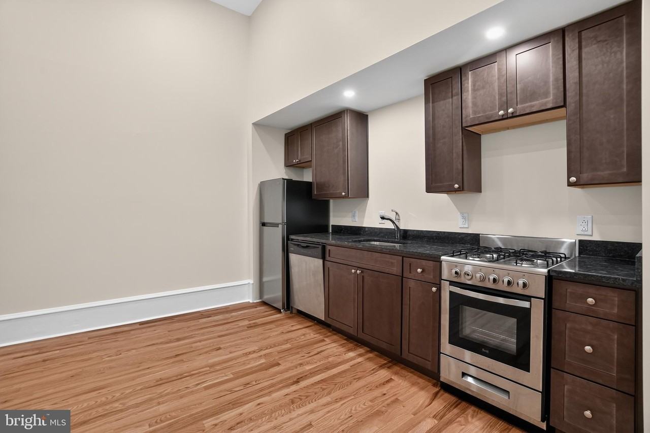 2008 Spruce St #1M - Photo 6 of 16