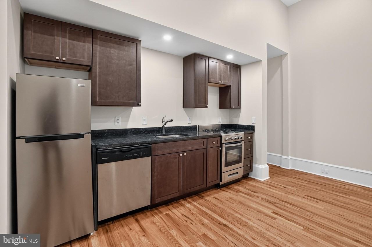 2008 Spruce St #1M - Photo 7 of 16