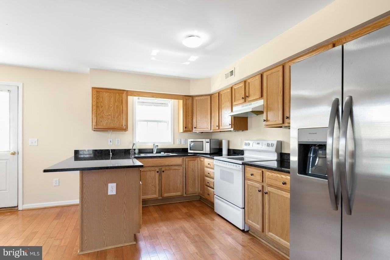 2683 Edgemont St - Photo 5 of 36