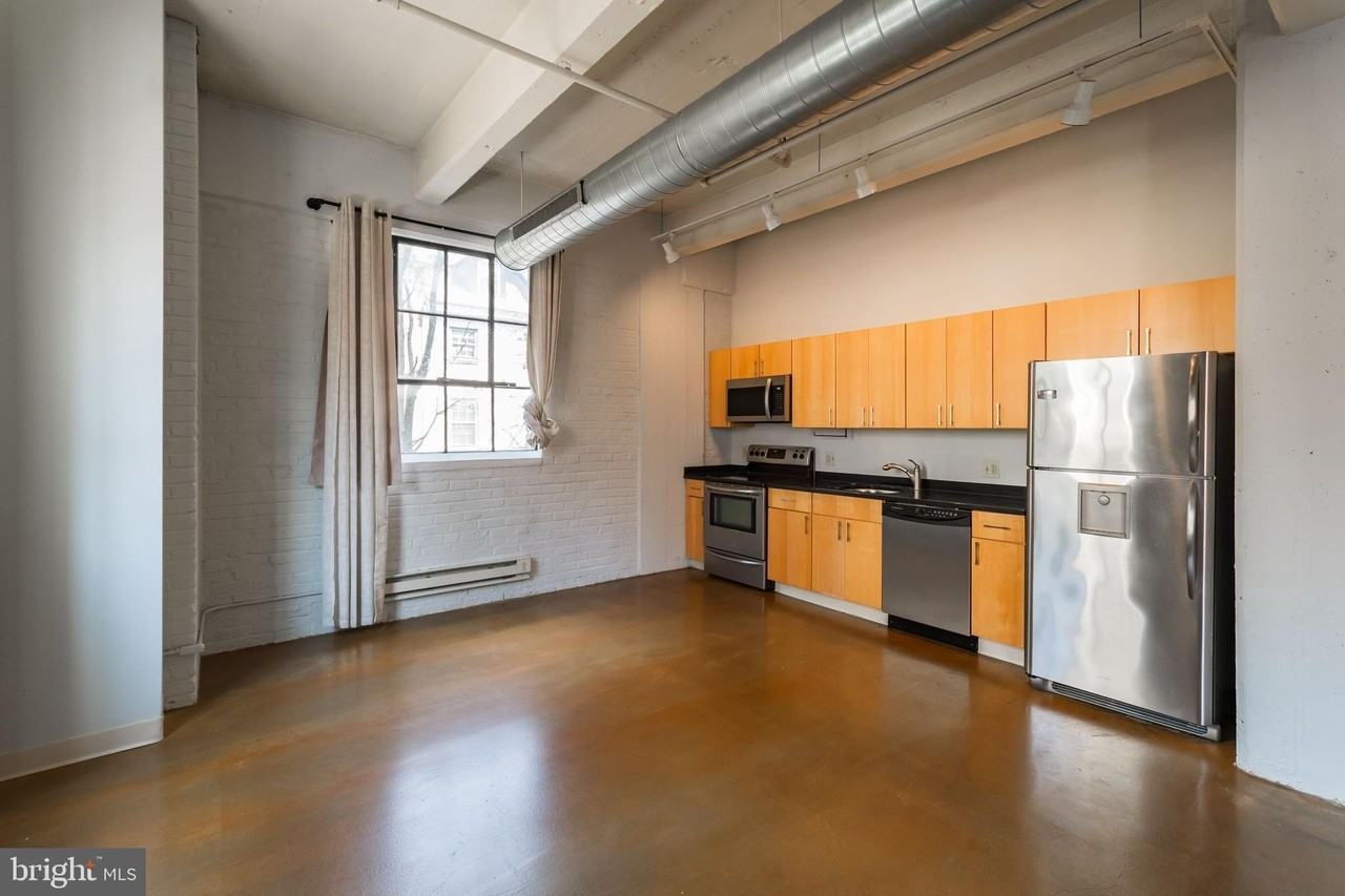 412 S 13th St #202 - Photo 2 of 18