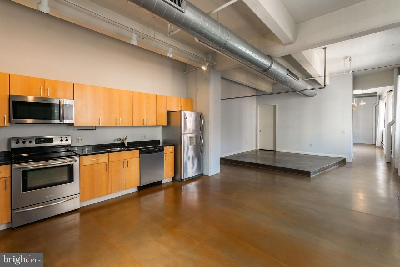 412 S 13th St #202 - Photo 3 of 18