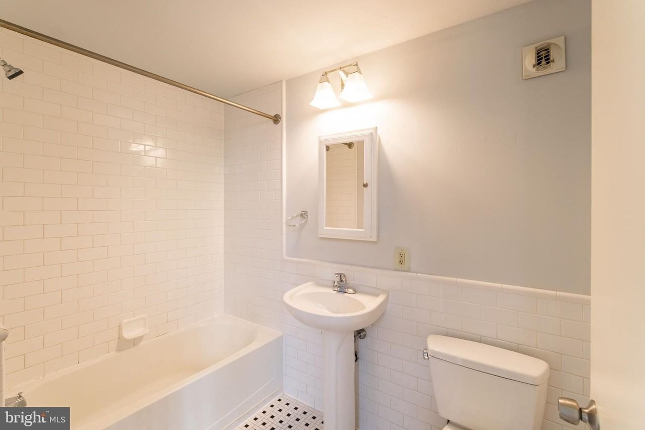 412 S 13th St #202 - Photo 6 of 18
