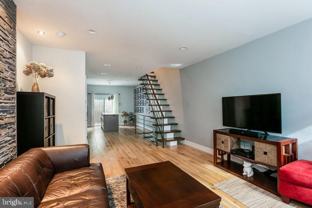 2233 Latona St - Photo 1 of 1
