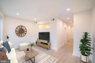1325 N Lee St #305 - Photo 1 of 1