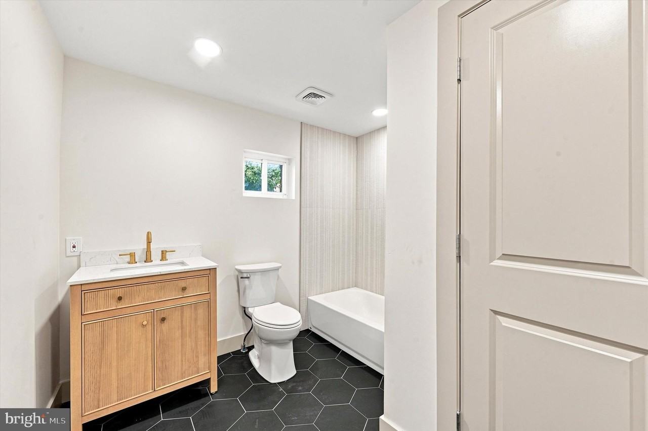 2827 Tulip St - Photo 6 of 9