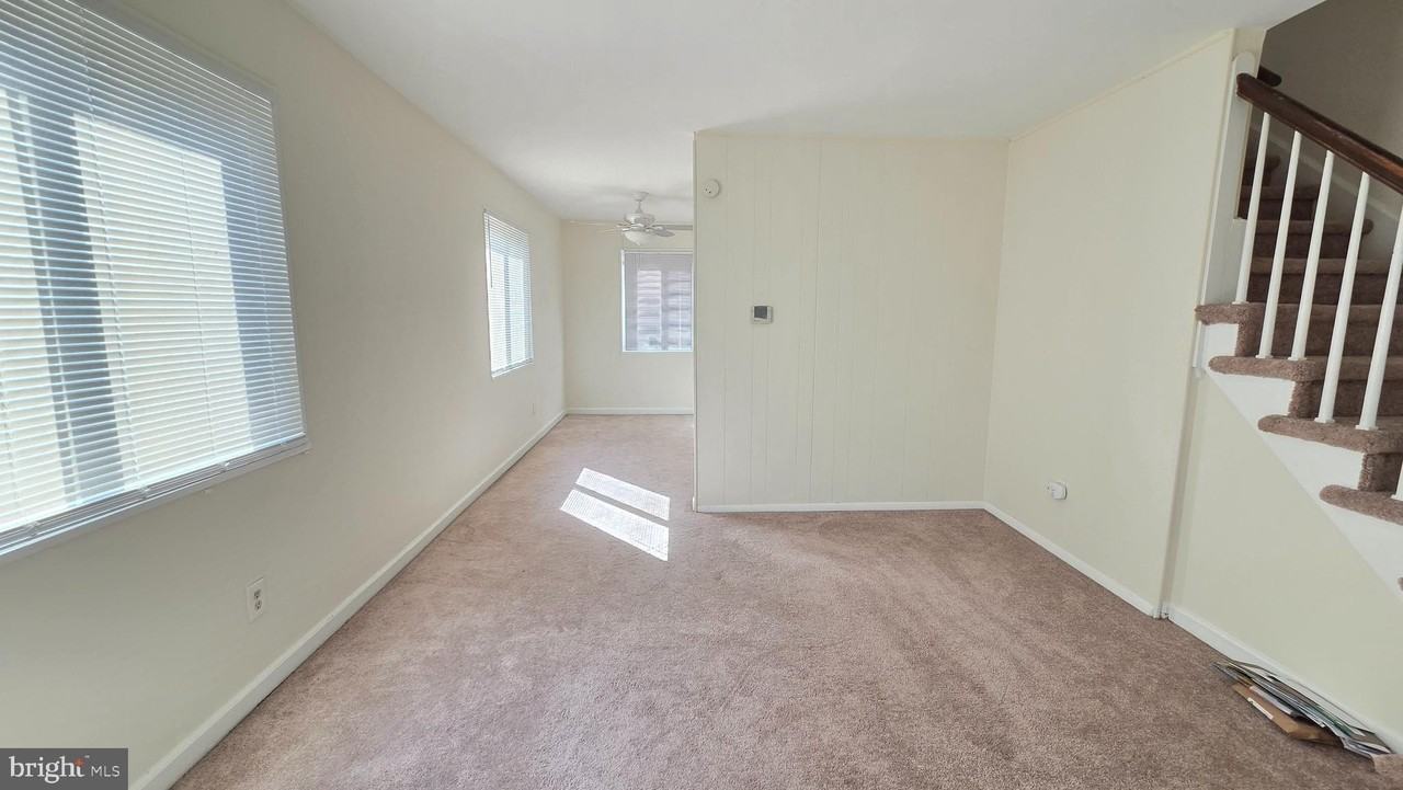 27 S Hudson St - Photo 2 of 18