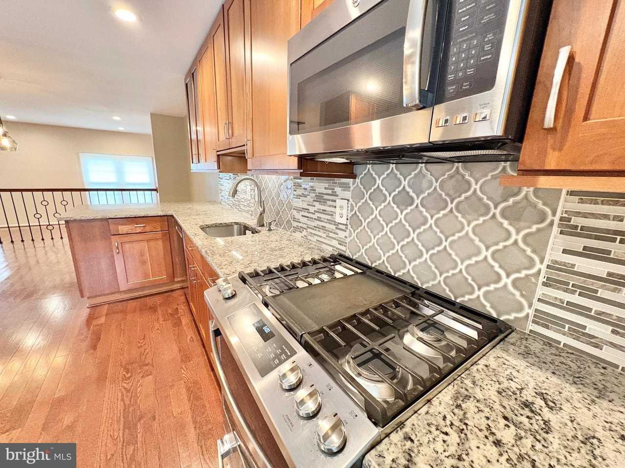 5111 Heritage Ln - Photo 2 of 50