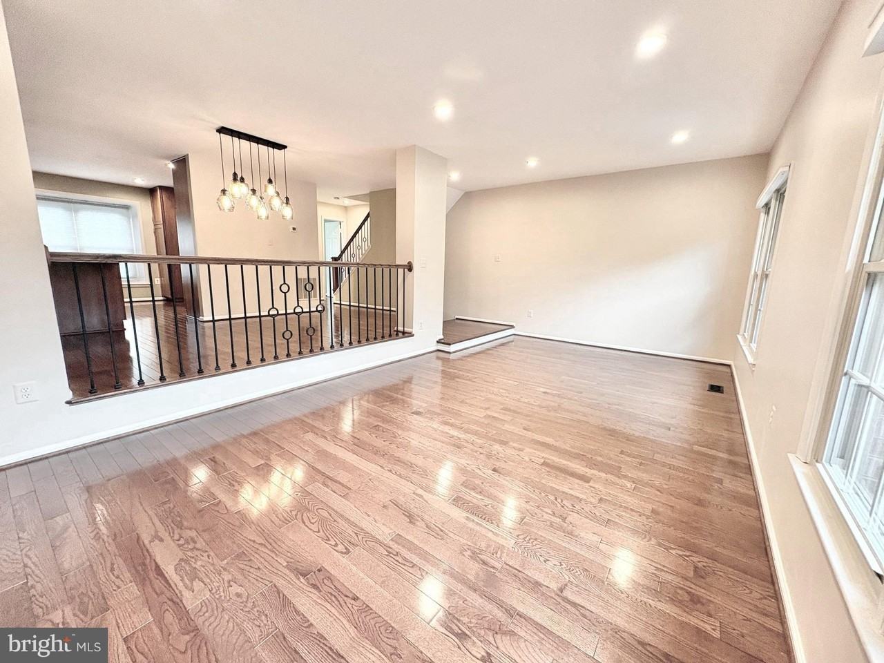 5111 Heritage Ln - Photo 3 of 50