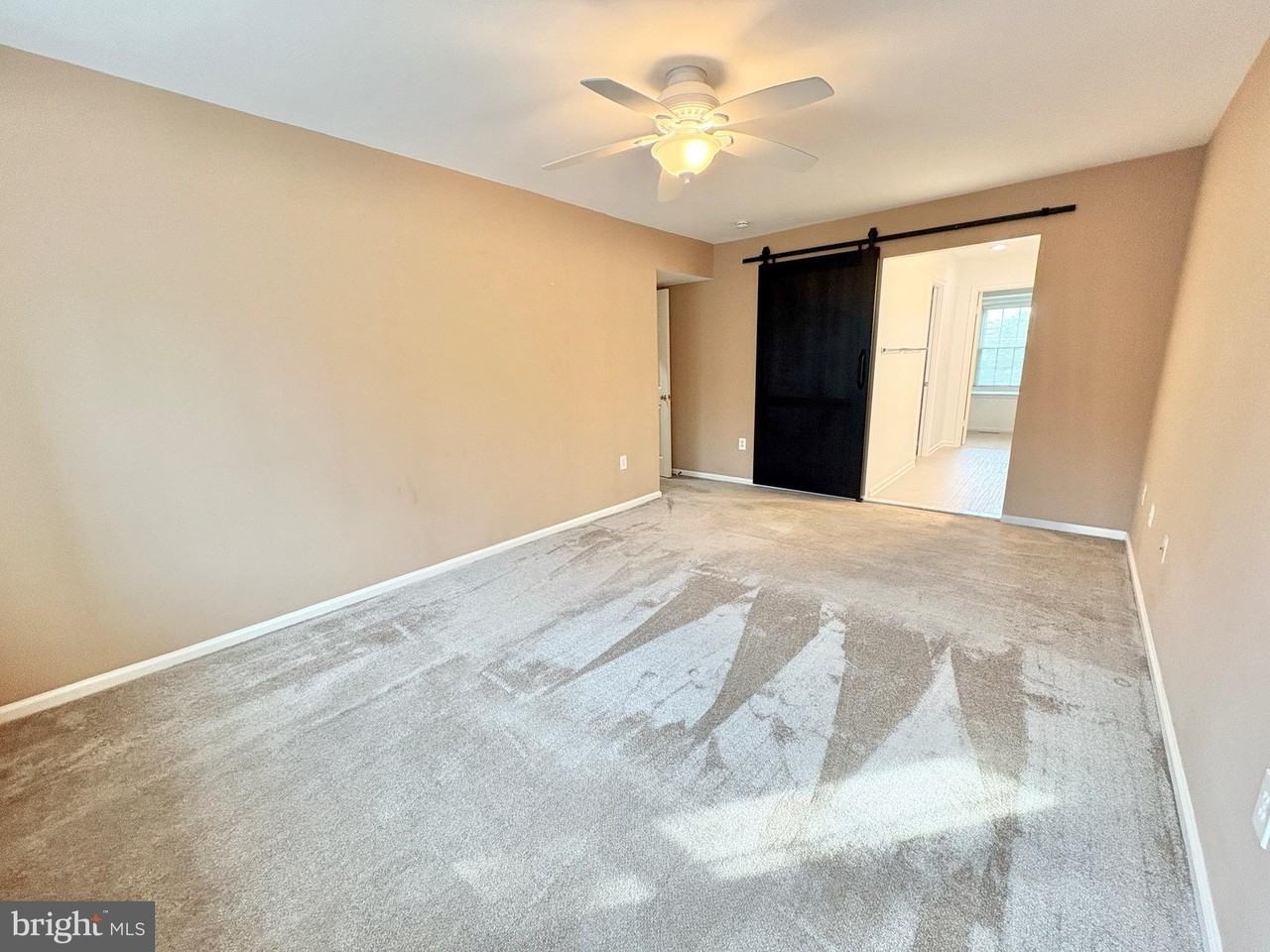 5111 Heritage Ln - Photo 4 of 50