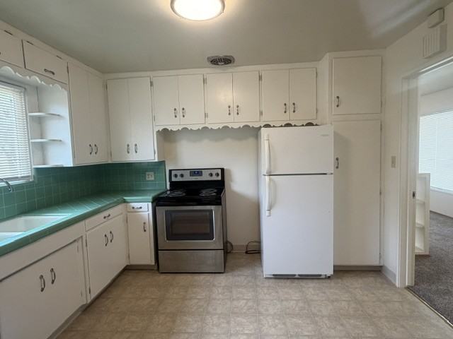 1514 Maplewood Dr - Photo 4 of 44