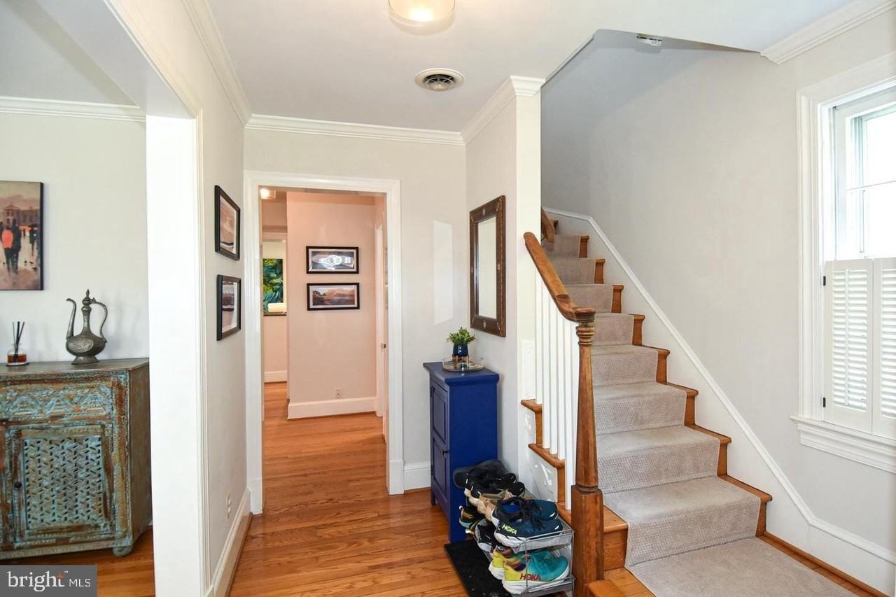 710 W View Ter - Photo 4 of 50
