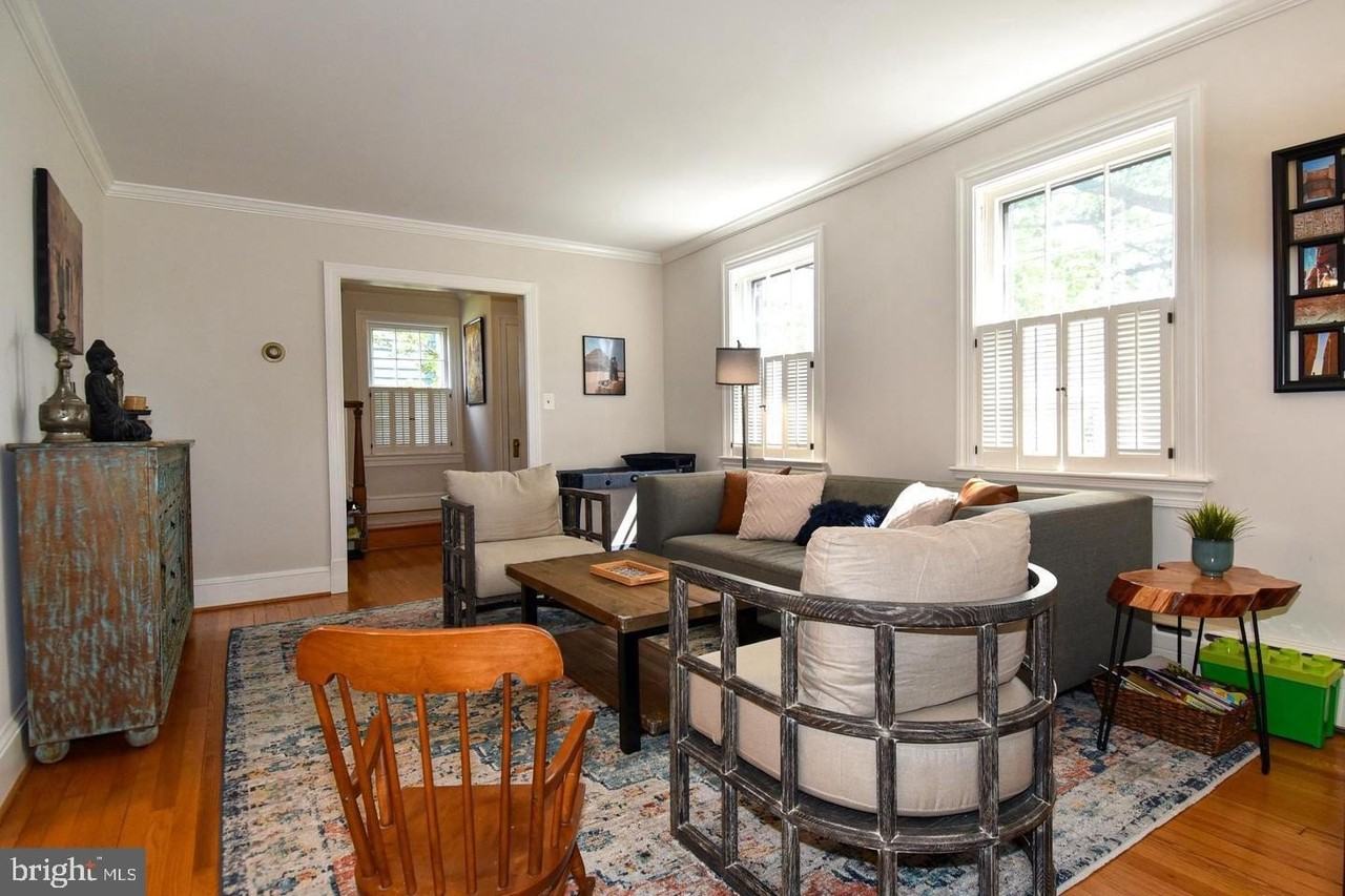 710 W View Ter - Photo 7 of 50
