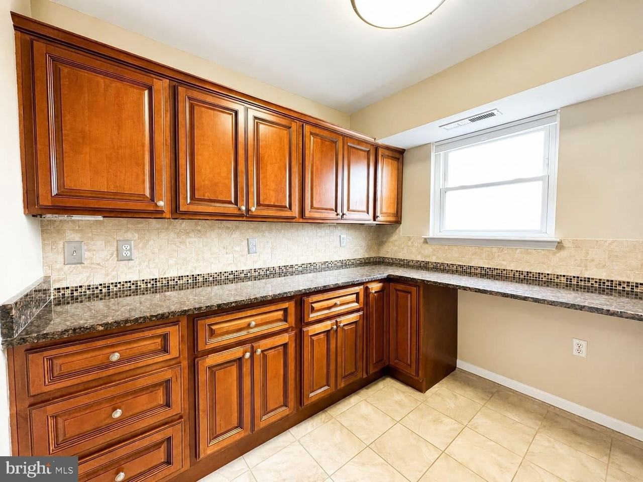 430 N Armistead St #303 - Photo 7 of 19