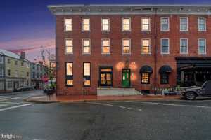 featured image of 200 Hanover St #3A