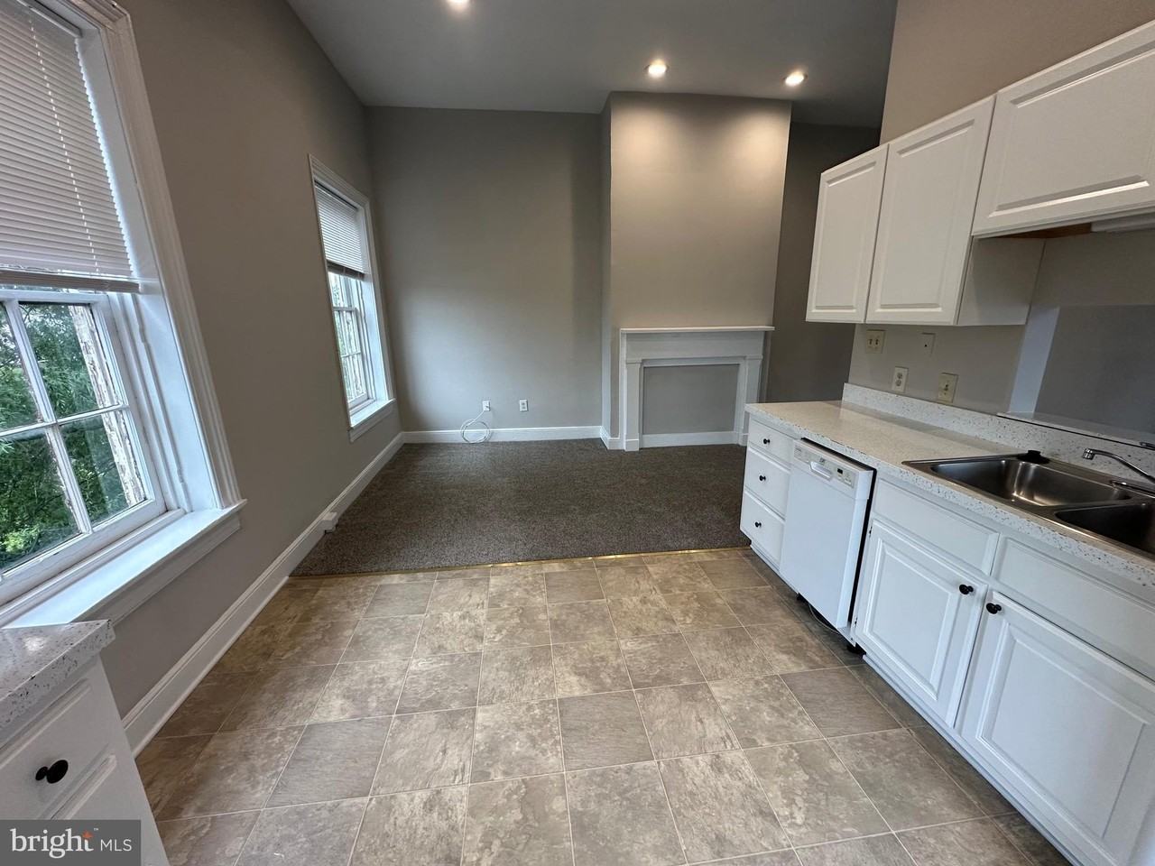 200 Hanover St #3A - Photo 5 of 12