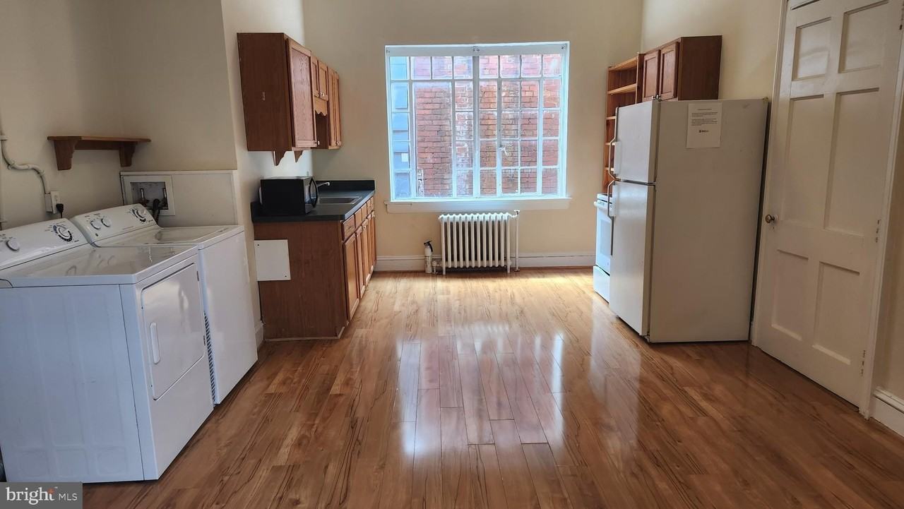 1009 Princess Anne St #1 - Photo 3 of 10
