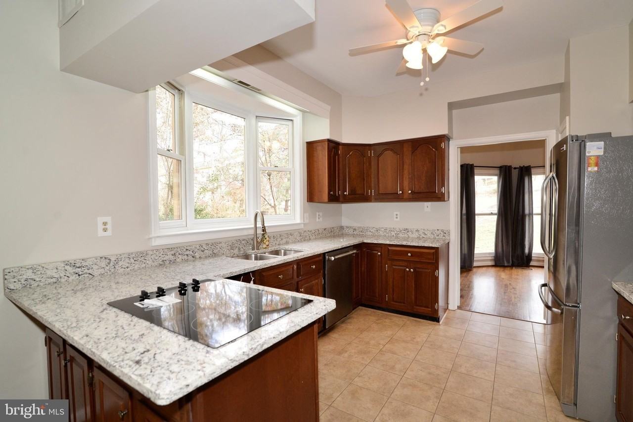 10200 Aspen Willow Dr - Photo 7 of 50