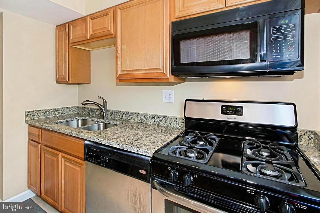 9481 Fairfax Blvd #304 - Photo 7 of 12