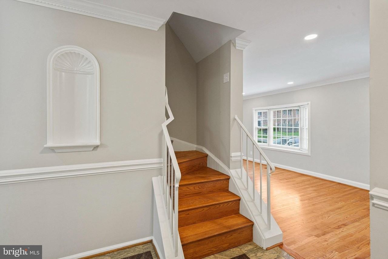8251 Clifton Farm Ct - Photo 3 of 47