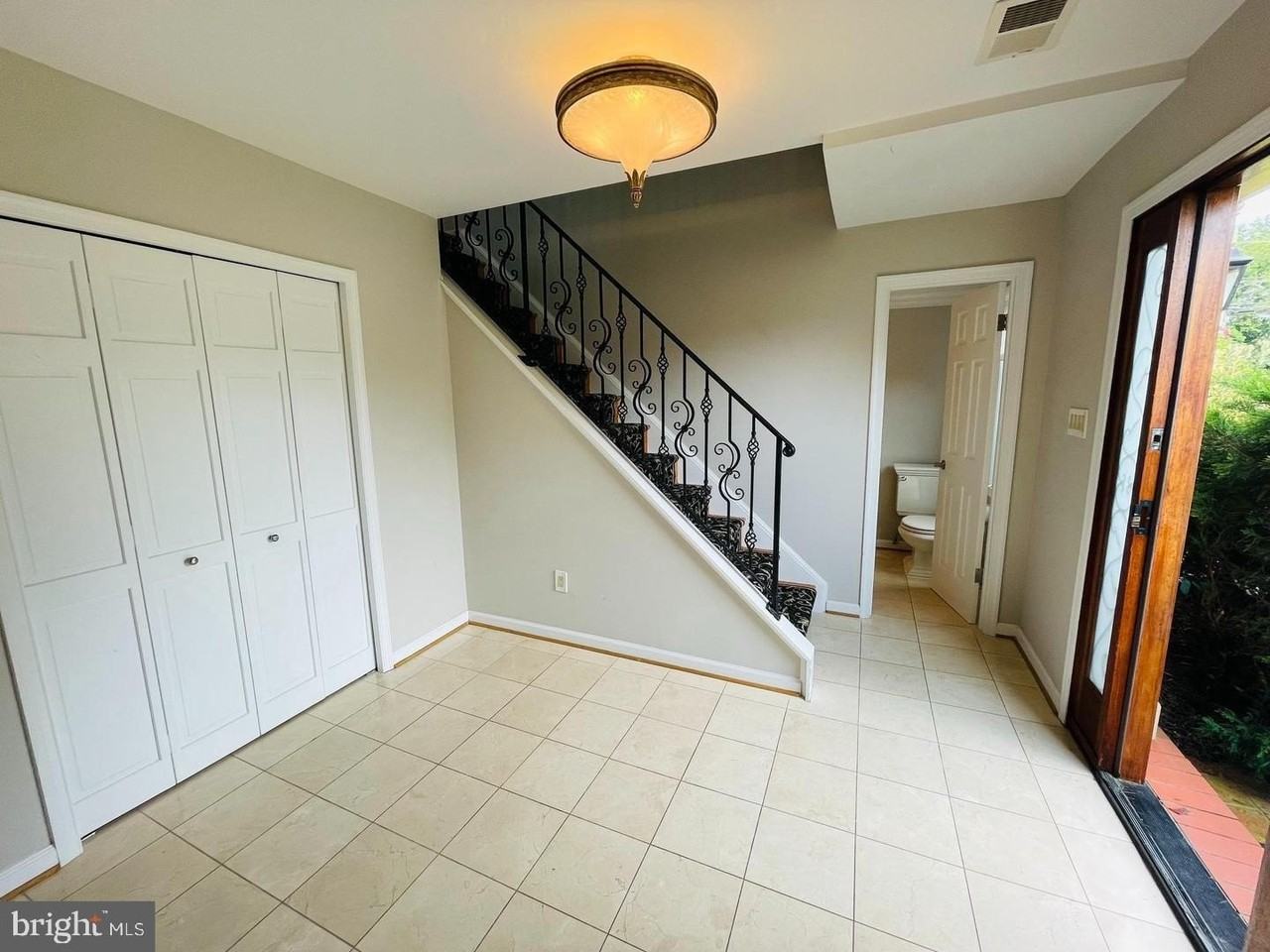 7115 Warbler Ln - Photo 2 of 34
