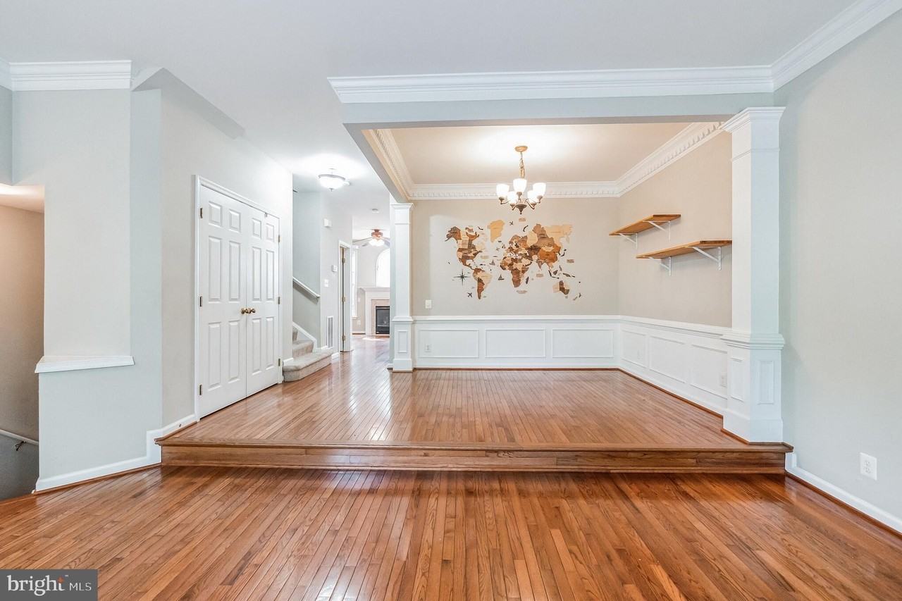 12876 Fair Valley Ct - Photo 3 of 28
