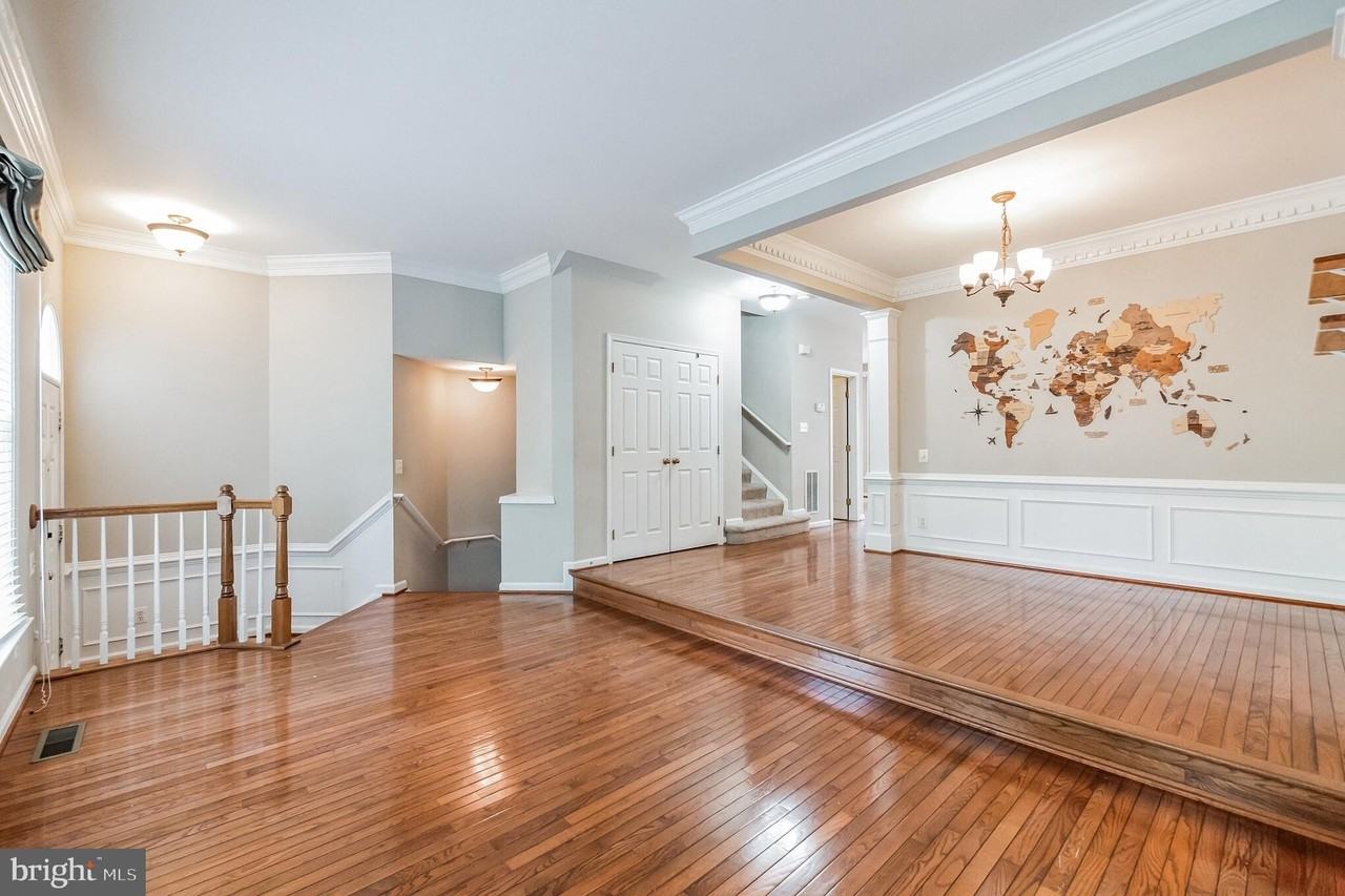 12876 Fair Valley Ct - Photo 4 of 28