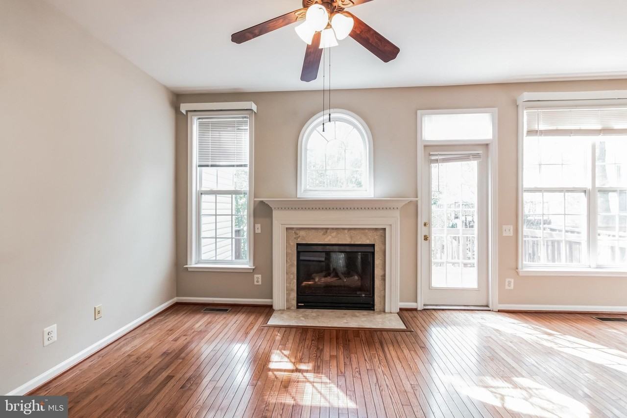 12876 Fair Valley Ct - Photo 6 of 28