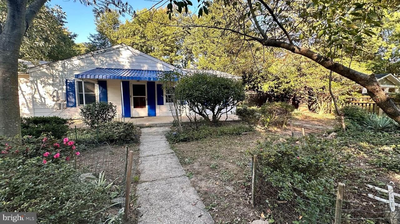 8334 Idylwood Rd - Photo 2 of 24