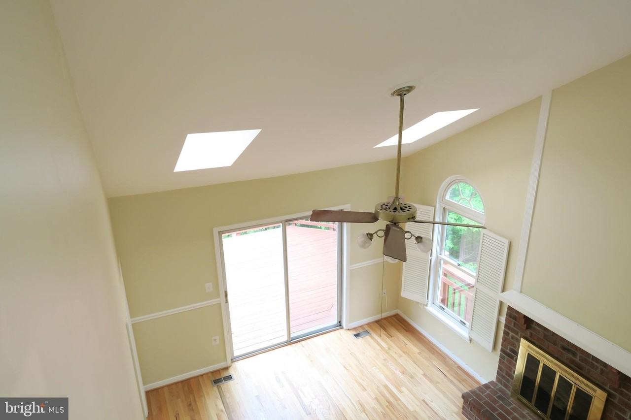 10295 Dunn Meadow Rd - Photo 3 of 37