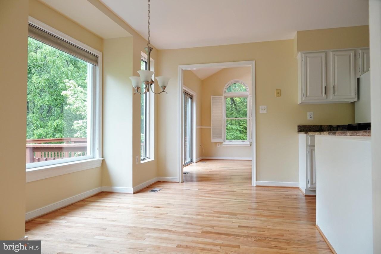 10295 Dunn Meadow Rd - Photo 4 of 37