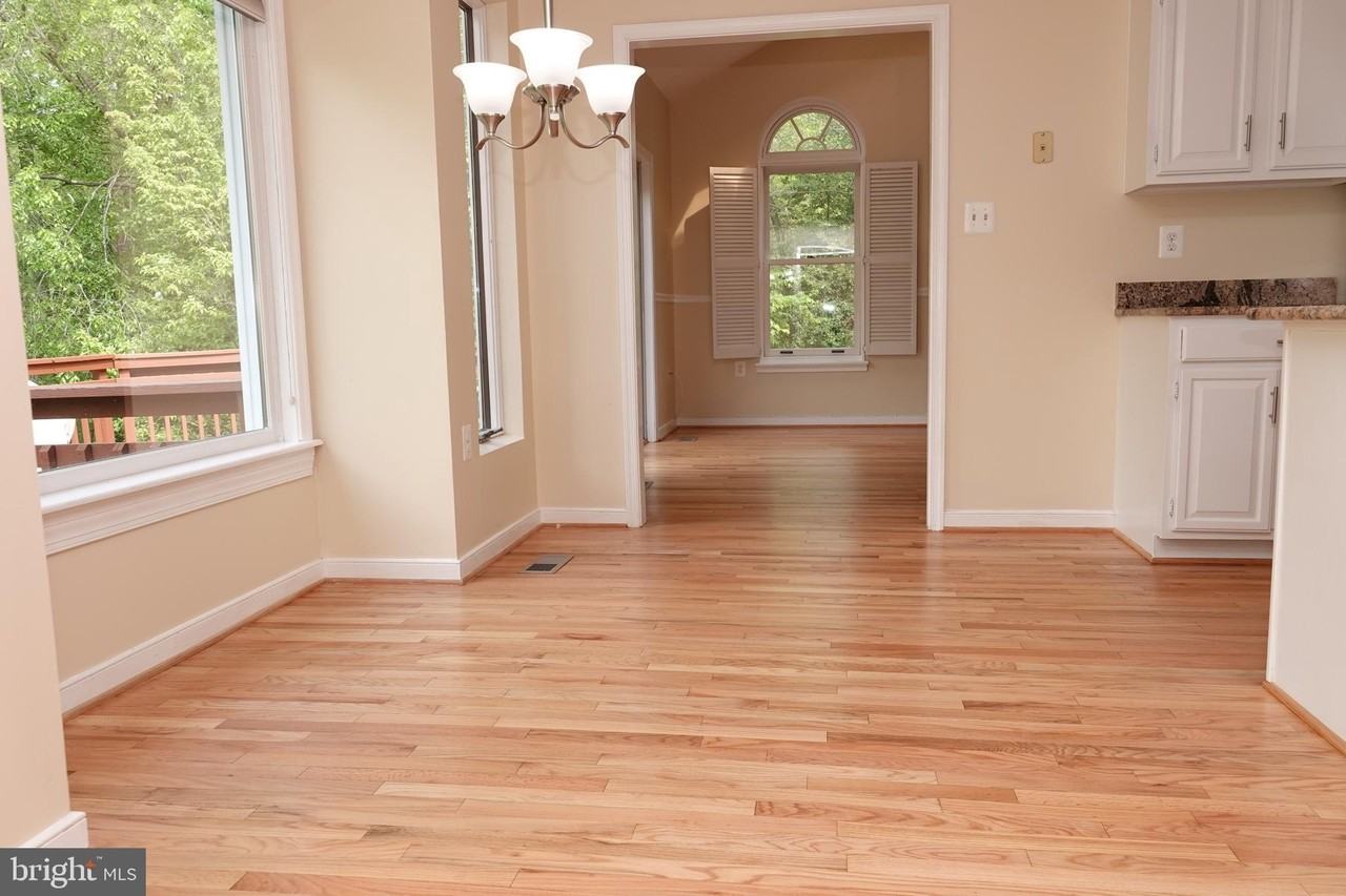 10295 Dunn Meadow Rd - Photo 5 of 37