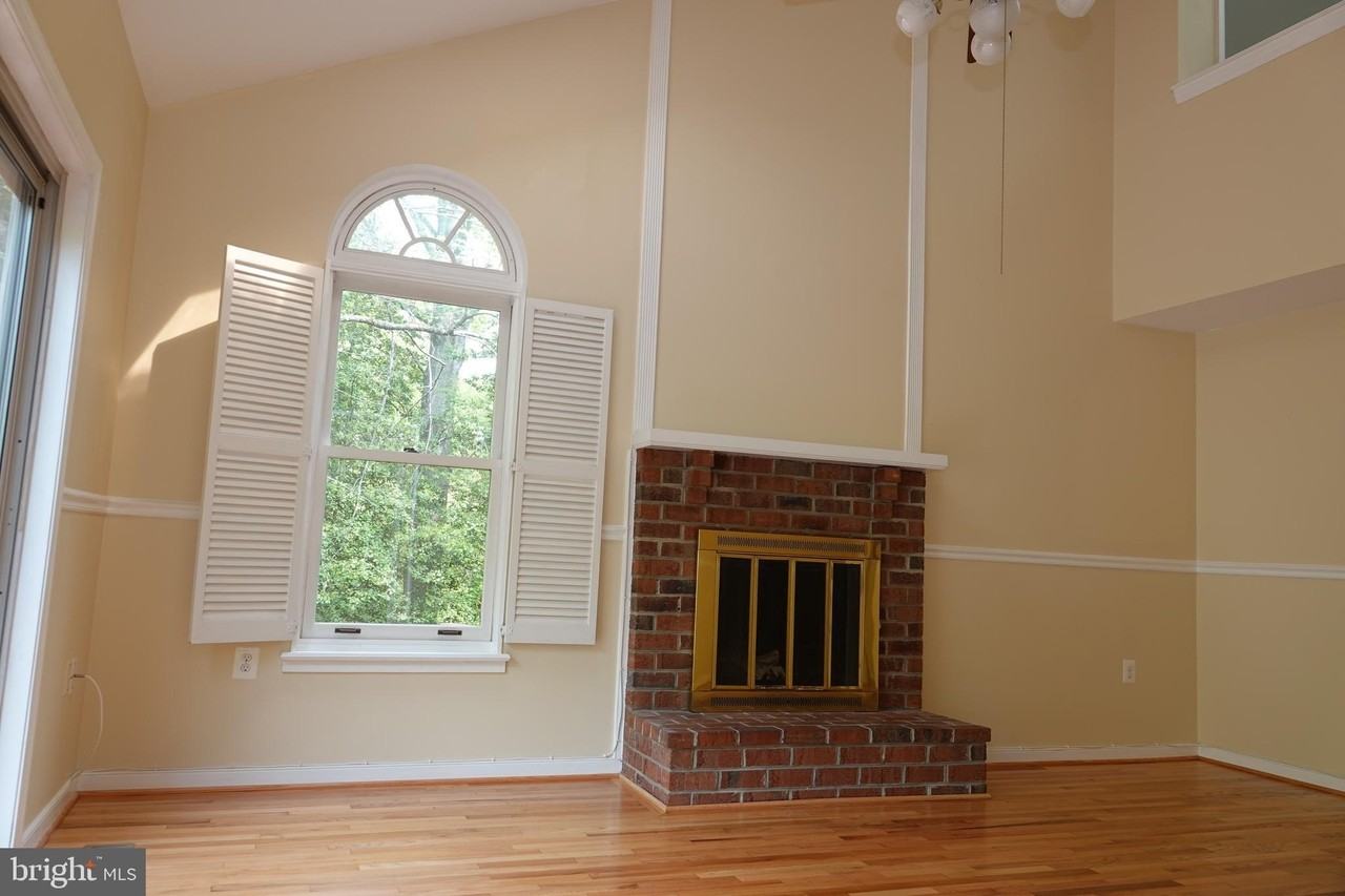 10295 Dunn Meadow Rd - Photo 6 of 37