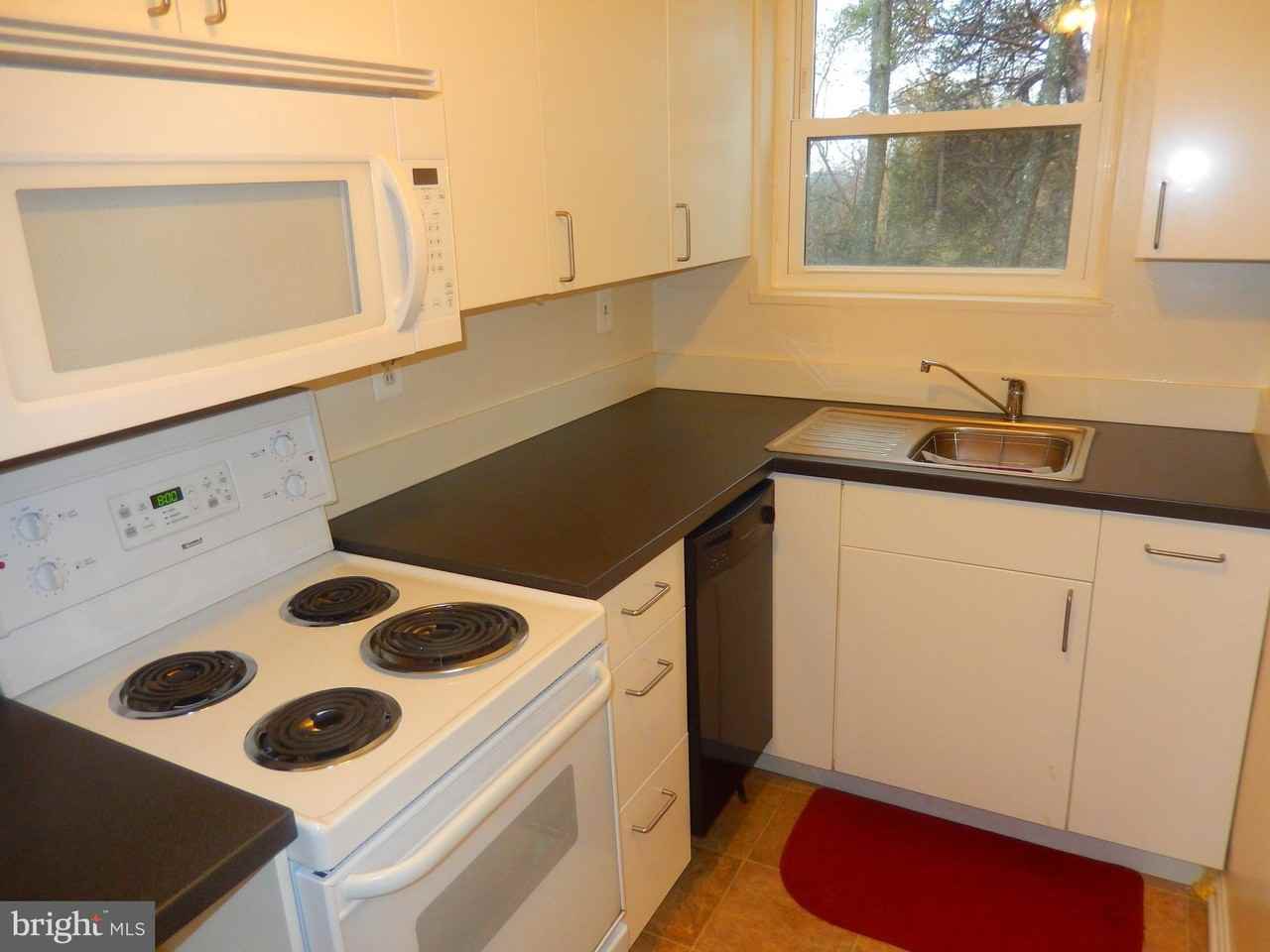 3045 Patrick Henry Dr #301 - Photo 5 of 10