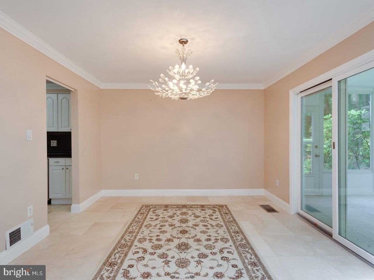 10522 Brevity Dr - Photo 6 of 17