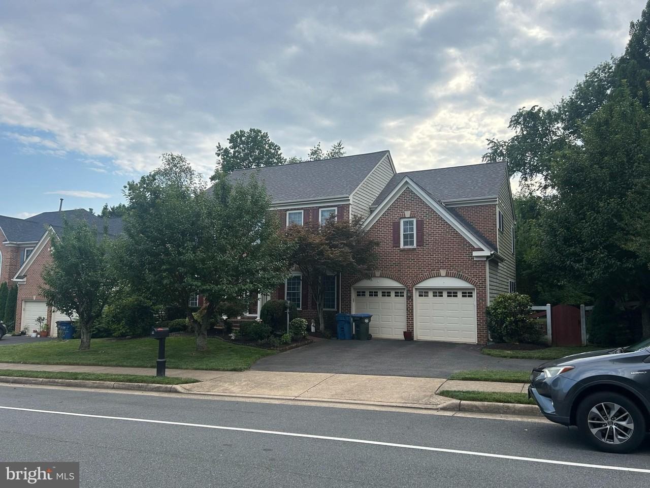 2944 Edgelea Rd - Photo 2 of 50